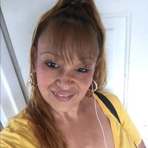 Meet your Posher, Elizabeth